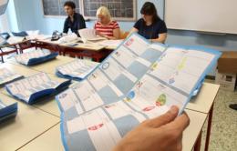 Caos schede: a tre giorni dal voto <br/> manca ancora il risultato ufficiale 