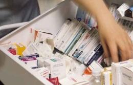 Cerca farmaco salvavita <br/> ma la farmacia è chiusa