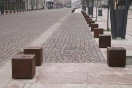 Ore contate per i cubi sul Corso <br/> Bergamin: "Inutili e pericolosi"