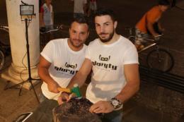 Il giovedì bianco fa il sold out <br/> spettacoli, musica e acquisti nei negozi