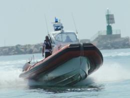 Si getta dal terminal off shore salvato dopo un volo di 15 metri