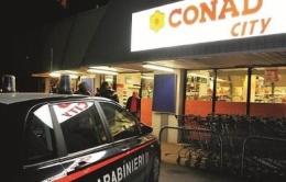 Presa la banda dei furti nei supermercati