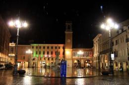 La Notte dei desideri si sdoppia <br/> dopo la pioggia si rifarà la serata