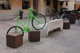 Un "orto ricordo" con i cubi riciclati <br/> l'idea degli "Architetti per esigenza"