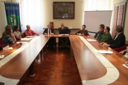 "Giù le mani dalla prefettura" <br/>fronte comune di Crivellari e Amidei