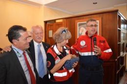 Un cucciolo di cane di nome Lions <br/> donato all'associazione Carabinieri