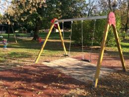 A Concadirame le giostre dei bambini divelte