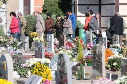 Esumazioni in due cimiteri