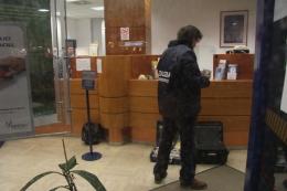 Tenta la rapina con un coltello <br/> i dipendenti della banca resistono
