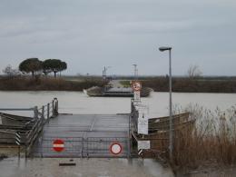 Ponti di barche sul Po, la Regione Veneto mette i 100mila euro