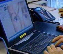 Un migliaio di foto di bambini <br/> trovate nel suo computer