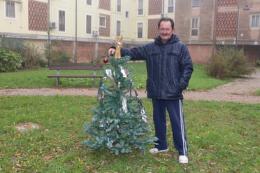 Un alberello di Natale in Commenda <br/> l'idea di Mauro e la sua compagna