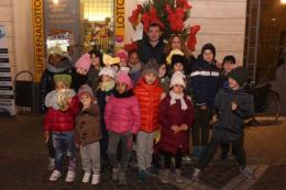 Il Pedibus in marcia verso Natale <br/>21 bambini della Miani in festa