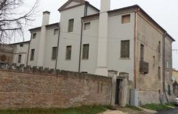 Salvaterra, Villa Valente cambia nome