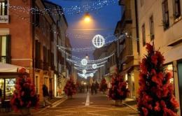 Alberi di Natale in centro <br/> il comune non scuce un centesimo