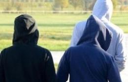 Baby gang minaccia la polizia <br/> ragazzini fermati con le armi