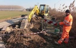 Un cratere in via Curtatone <br/> chiusa la strada a Boara