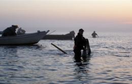 Pescatore muore davanti alla moglie