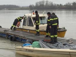 Le barche rischiano di affondare <br/> le salvano i Vigili del fuoco