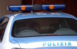 Ubriaco, aggredisce la ex fidanzata e pure i poliziotti