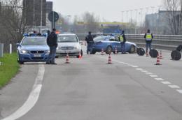 Autostrada blindata  <br/> Posto di blocco della Polizia