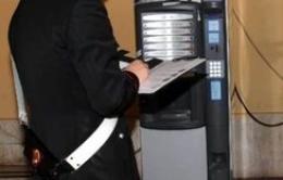 Rubano le monetine dalle macchinette <br/> nella scuola media di Polesella