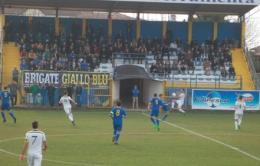Pugno in faccia in tribuna <br/> durante la partita degli Allievi