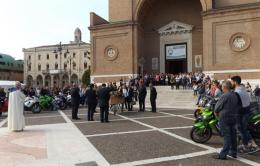 L'addio al giovane Paolo <br/> tra il rombo delle moto