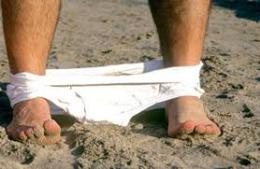 Nudo davanti le ragazze dello stabilimento, denunciato 