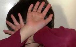 Ricattata con un video hard: costretta a rubare e prostituirsi