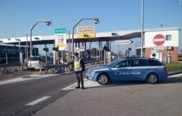 Ubriaco al volante con la patente sospesa: denunciato dalla Polstrada