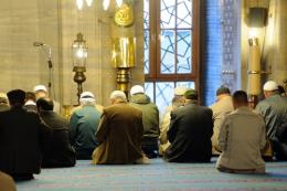 Niente preghiere insieme anche per gli islamici