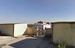 "Tomba imbrattata con feci nel cimitero di Gavello"