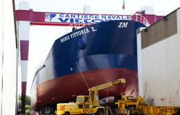 Cantiere Navale Vittoria, nave da lavoro con gru da record