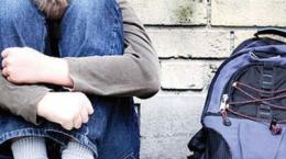 Bimbo disabile vittima dei bulli: "Mio figlio lasciato solo dalla scuola"