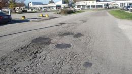 E lo chiamano viale, Borsea fa i conti con le buche in strada