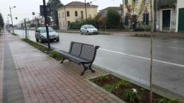Nuove panchine e via le barriere architettoniche