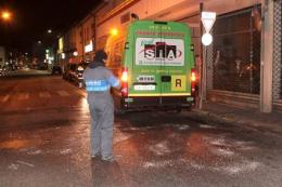 Evita un ciclista, investe due anziani