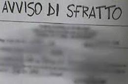 Sfrattata una famiglia con figlio autistico, un anno di affitto in arretrato