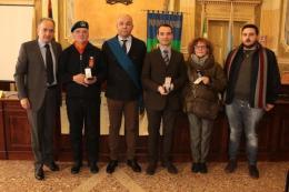 Consegnate le medaglie ai sopravvissuti alla barbarie nazista