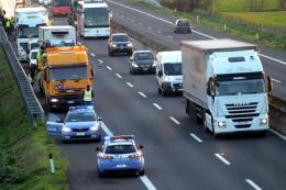 Schianto in A13, auto in corsia di sorpasso "stritolata" da un tir 