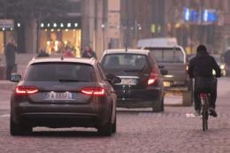 Smog alle stelle, scattano le restrizioni al traffico