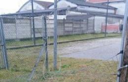 Campo da calcio nel mirino dei vandali
