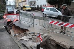 San Pio X sprofonda: si apre una voragine gigantesca