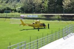 Scontro in campo, trauma cranico per un calciatore soccorso in elicottero