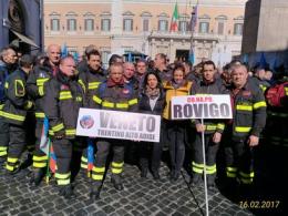 "Siamo stanchi di medaglie e pacche sulle spalle"