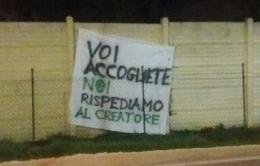 Striscione incita al razzismo a Lendinara, rimosso dai Carabinieri