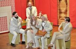 "La palla al piede" in scena oggi al Serafin