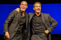 I dilemmi della tecnologia raccontati da due comici provetti