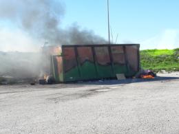 In porto a Scardovari va a fuoco il container dei rifiuti